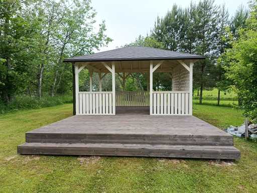 4x4,5 m Vit Träpaviljong — Elegant Trädgårdspaviljong med Terrass och Vacker Design - garden gazebo pergola